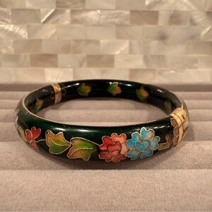 Vintage dark green cloisonné hinged bangle bracelet..